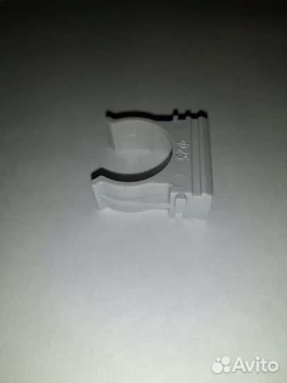 Клипса-крепеж 25 мм пластик