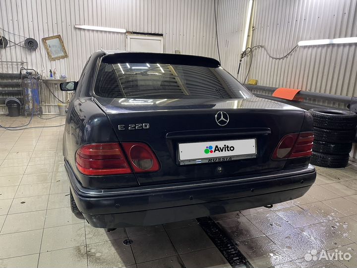 Mercedes-Benz E-класс 2.0 AT, 1999, 150 000 км