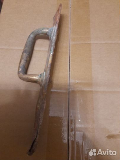 Старинная дверная ручка