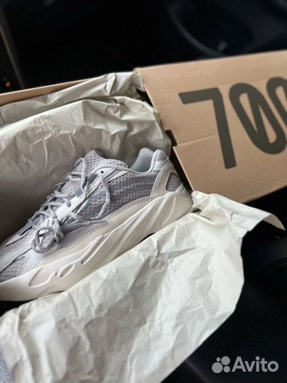 Кроссовки Adidas Yeezy Boost 700v2 Static