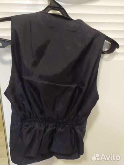 Жилетка с брюками