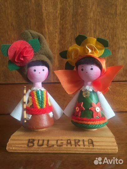 Сувенир дети в национальных костюмах Болгарии