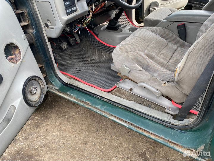 Накладки порогов внутренние Chevrolet Blazer 2 S15