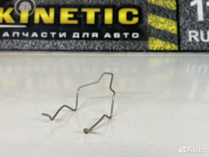 Фиксатор лампы фары Скоба Sandero 2009 Сандеро