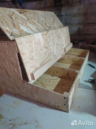 Гнезда для кур с яйцесборником