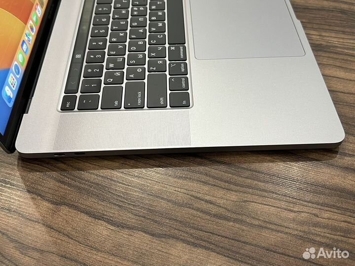 Новый macbook pro 16