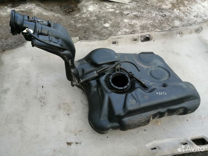 Бак топливный VAG 1H0201085 для VW Golf III/Vento