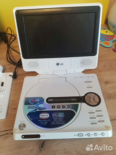 Портативный видеопроигрыватель LG