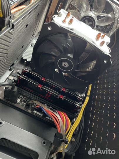 Игровой системный блок с монитором