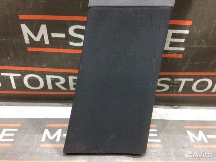 Обшивка стойки правая Volkswagen Touareg 7L