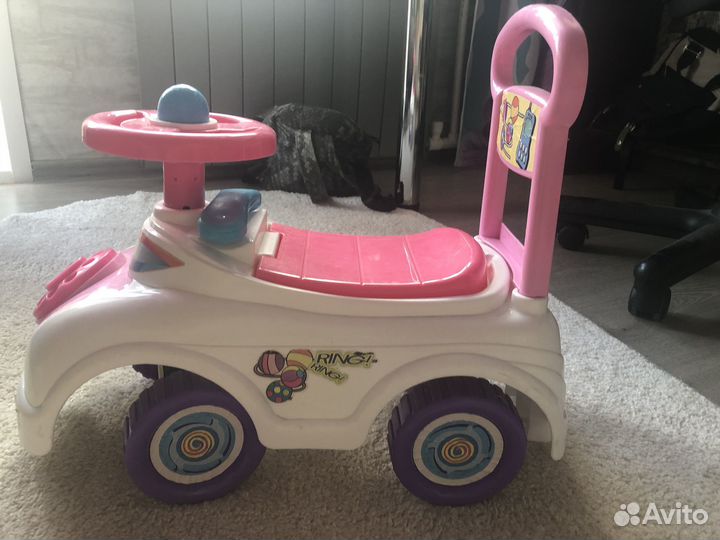 Детская машинка каталка с ручкой