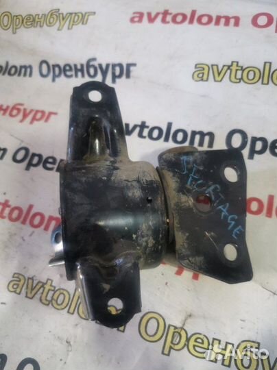 Опора двигателя левая Kia Sportage 3 2012