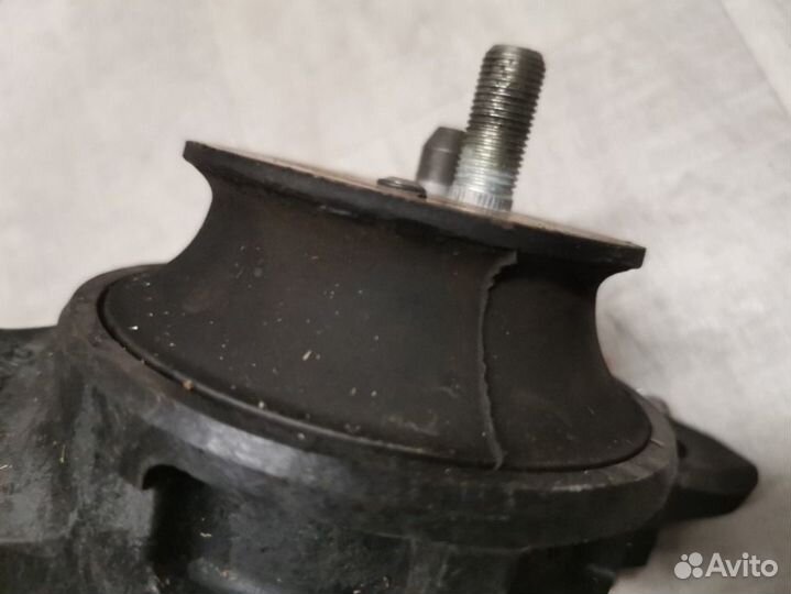Опора двигателя левая Subaru Xv GT7 2.0 FB20C 2018