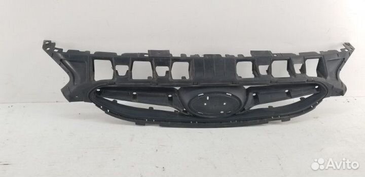 Решетка радиатора Hyundai Solaris 1 2010