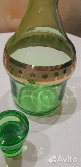 Графин и стопки из цветного стекла времён СССР