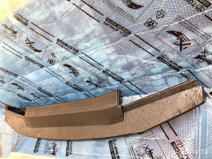 Усилитель бампера передний Lexus Lx 570 2007-2011