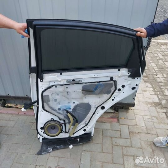 Дверь на инфинити