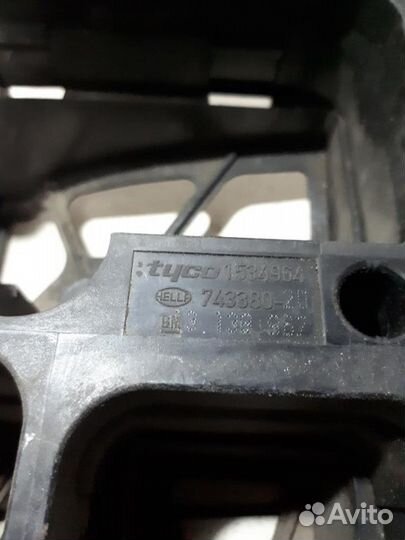 Корпус блока предохранителей Opel Astra H 2004-20