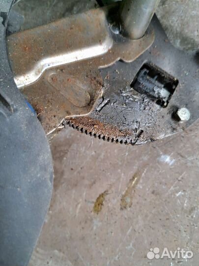 Ручник Mazda 3