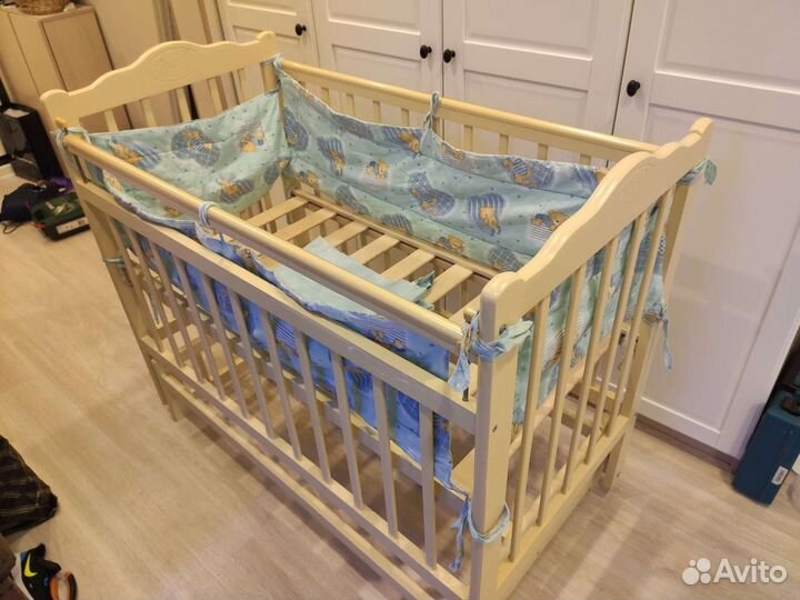 Детская кроватка Наша Мама с маятником