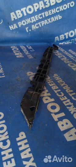 Крепление заднего бампера Subaru Forester S12