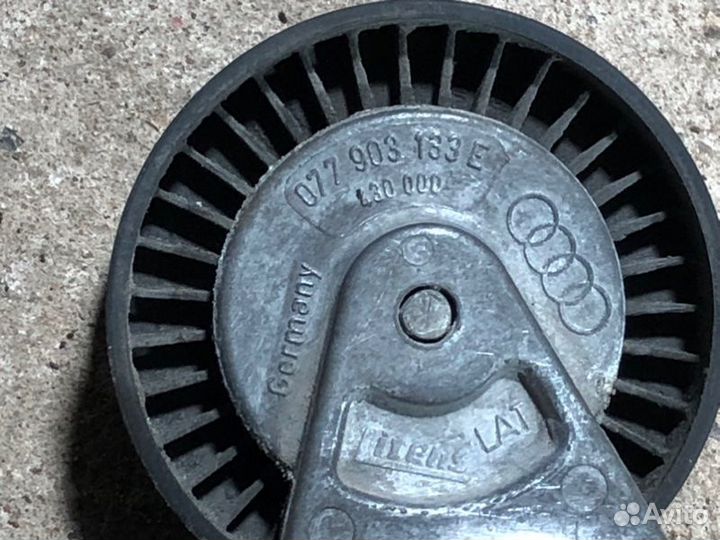 Натяжитель ремня генератора Audi A8 D2/4D 4.2 AUW