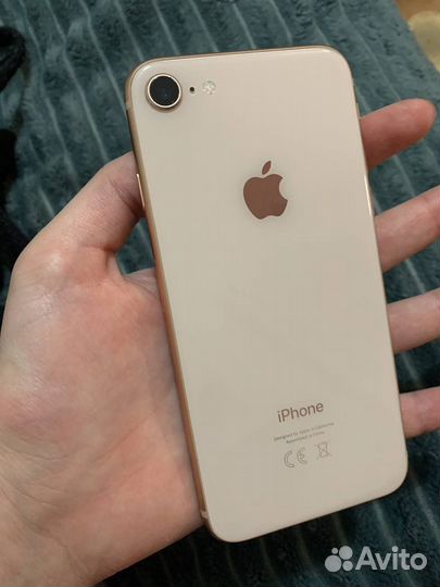 Телефон iPhone 8