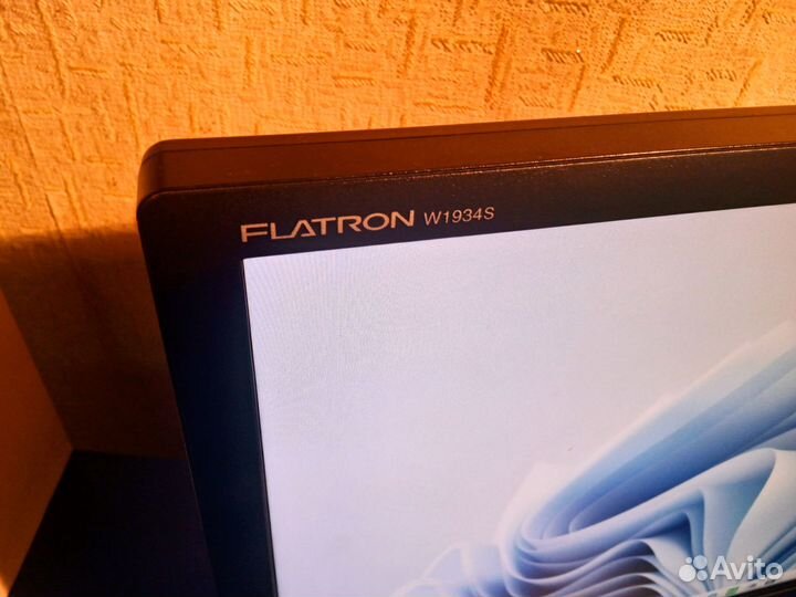 Монитор LG Flatron W1934S 1440x900 77 Гц TN