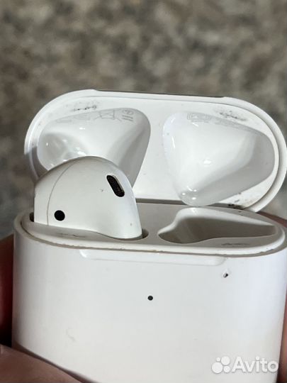 Наушник AirPods 2 левый с кейсом (оригинал)