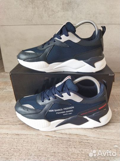 Кроссовки женские 39 р. новые