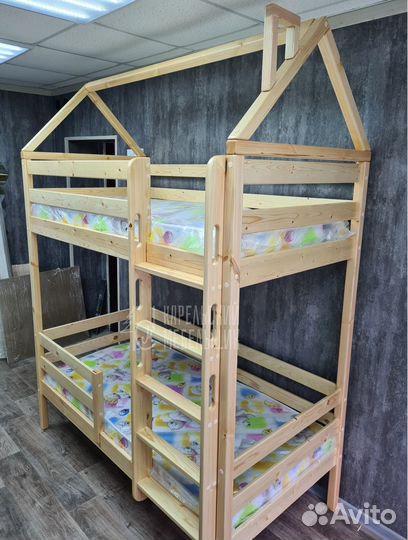 Двухъярусная кровать Домик