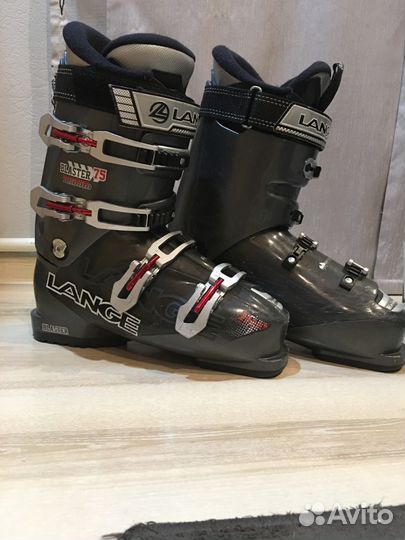Горнолыжные ботинки lange
