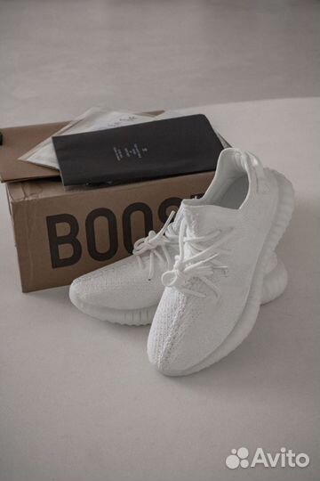 Кроссовки Adidas Yeezy Boost 350 женские