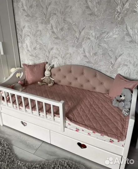 Кровать Радость с мягкой спинкой с матрасом