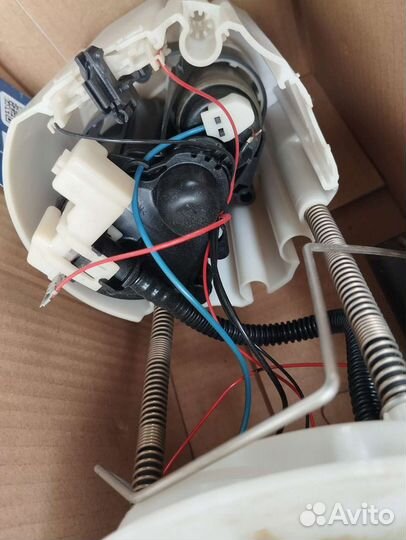 Электробензонасос (в сборе)