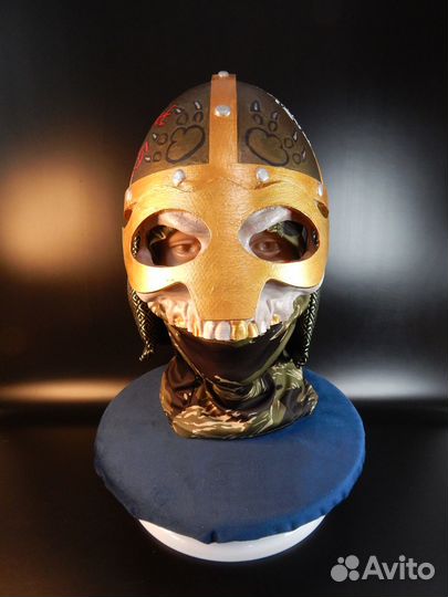 Шлем викинга драугра-конунга белый волк