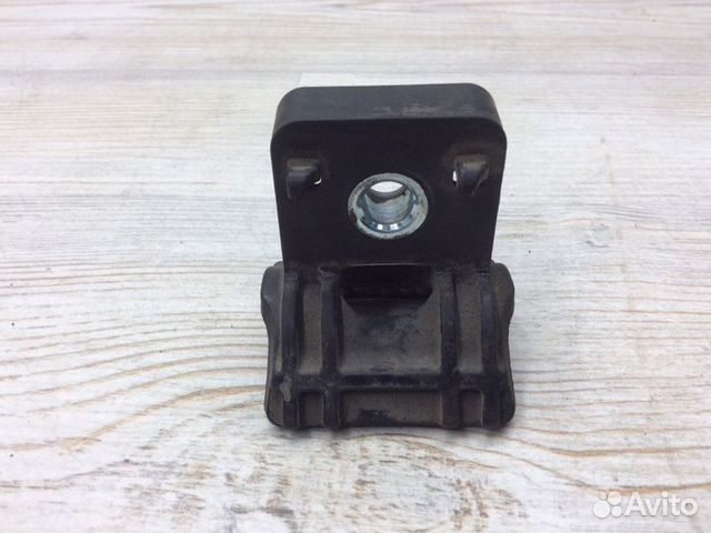 Кронштейн радиатора Opel Astra J A14NET 2012