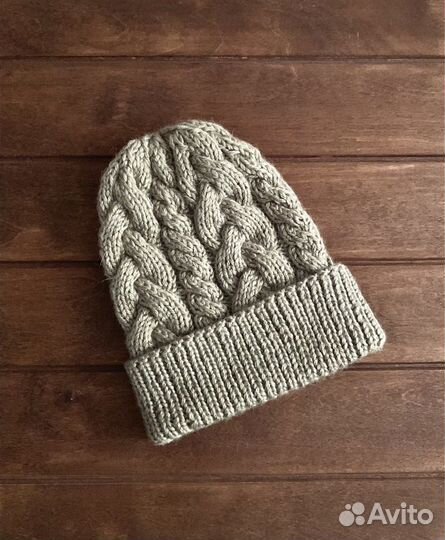 Шапка вязаная с косами ручная работа