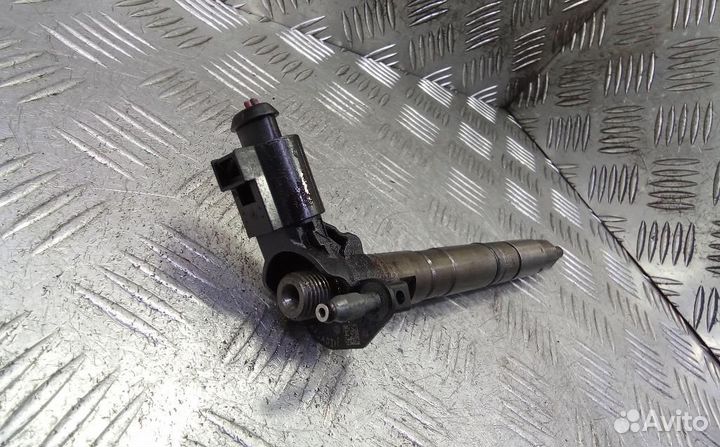 Форсунка топливная Audi A4/RS4/S4
