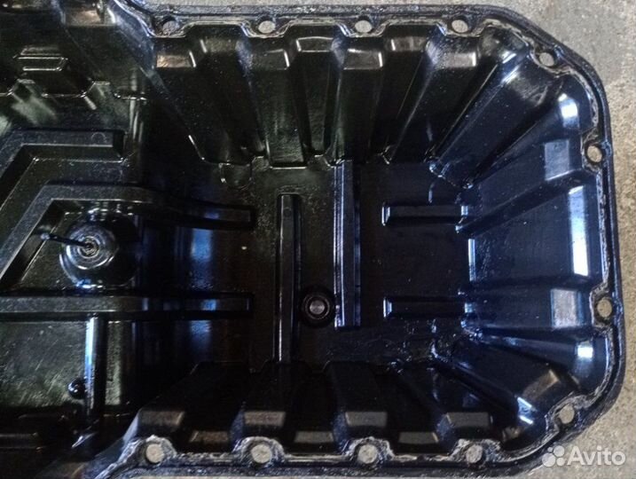 Поддон двигателя Renault Magnum mack 2002