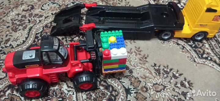 Игрушка грузовик