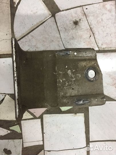 Усилитель переднего бампера, левый Audi A8 D3