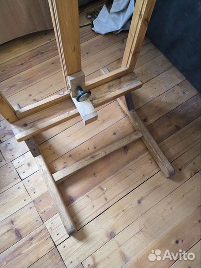 Мольберт, гипсовые фигуры