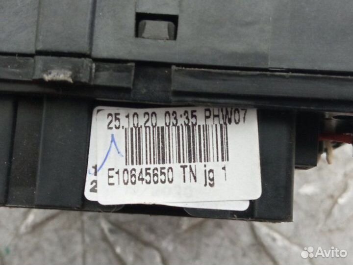 Переключатель стеклоочистителя Renault Duster 2020