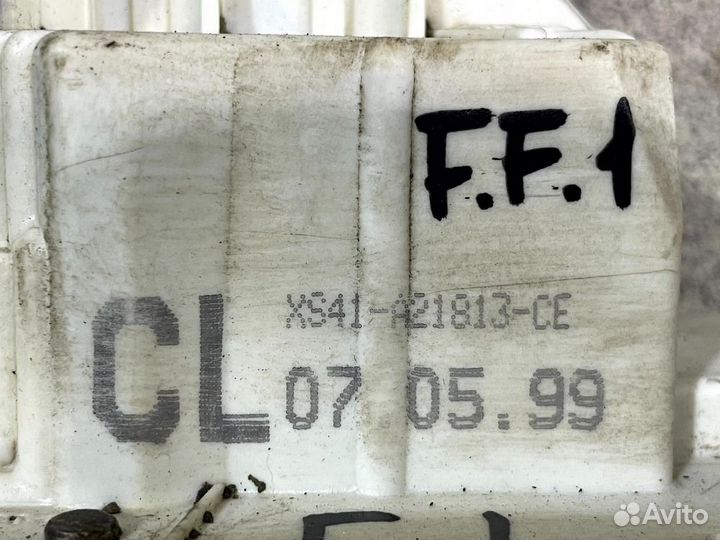 Замок двери передней левой Ford Focus I