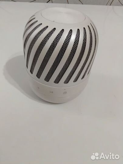 Портативная Bluetooth колонка LG