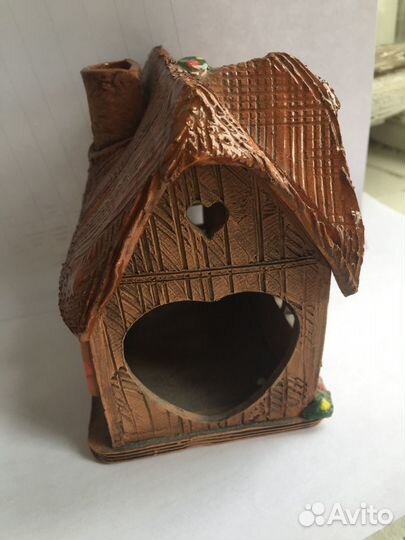 Домик из глины для свечи