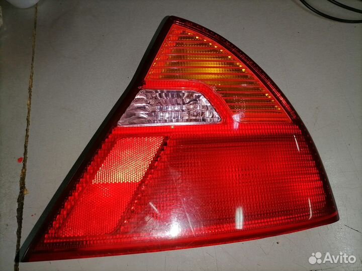 Фонарь (стоп сигнал) задний правый 1714 рестаил/ро