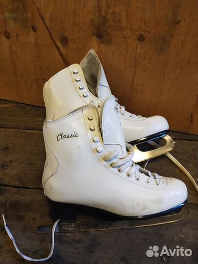 Коньки фигурные женские 40 размер