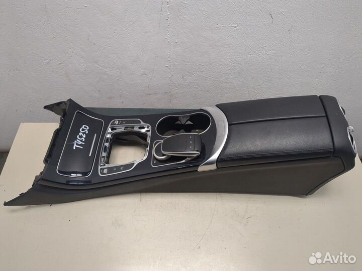 Консоль салона Mercedes C W205, 2015
